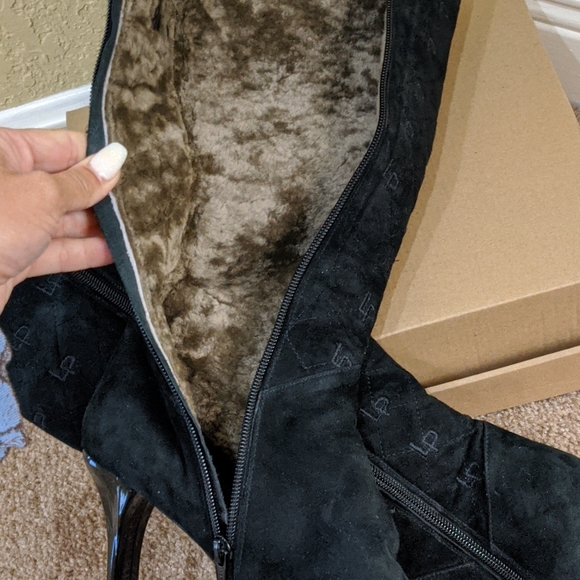 Loretta Pettinari - Picture 10 of 12